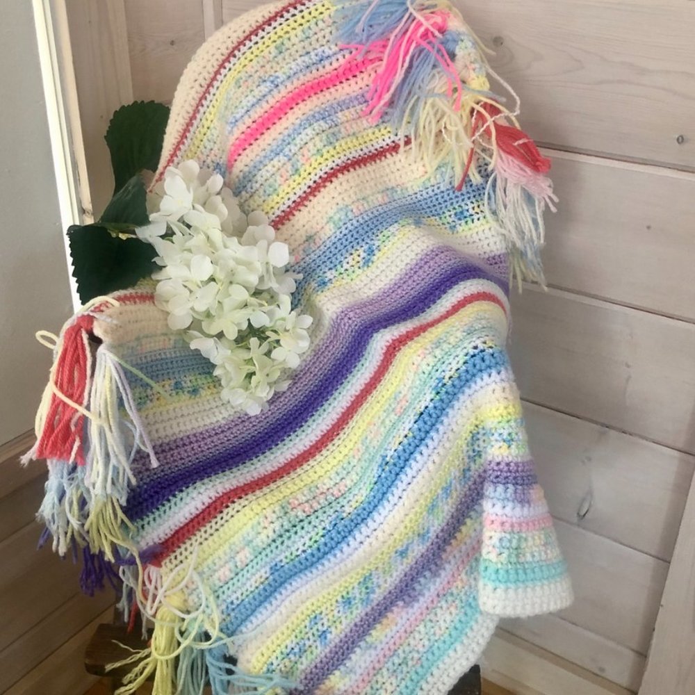 VINTAGE HANDCRAFTED  KNIT CROCHETED BLANKET AFGHAN
